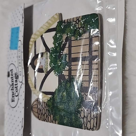 NEW IN PACKAGES ASSORTMENT BUNDLE. - Picture 8 of 9